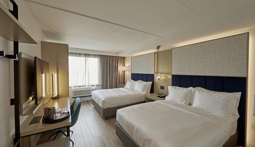 Room, 2 Queen Beds, City View