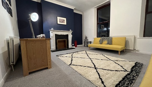 Comfort Apartment, Private Bathroom (Portland View)