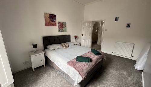 Classic Apartment, Private Bathroom (Portland View Underground)