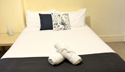 Standard Family Room, Shared Bathroom