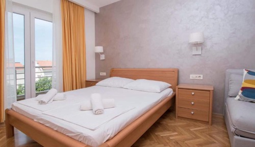 Apartment (One Bedroom Apartment with Balcony an)