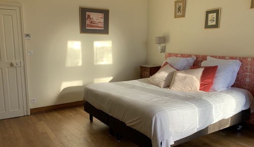 Double Room, Ensuite, Park View (Chambre Rose)