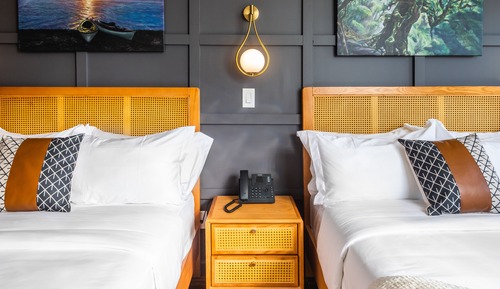 Studio Suite with Balcony - 2 Full Beds