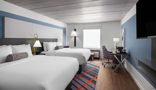 Standard Room, 2 Queen Beds (Walk-In Shower)