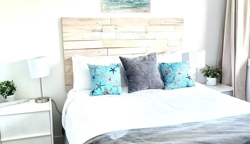 Family Cabin, 2 Bedrooms (Pet and Child Friendly)