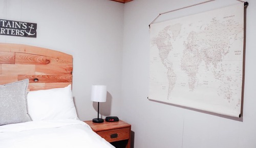 Family Cabin, 2 Bedrooms (Pet and Child Friendly)