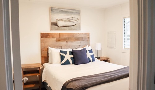 Family Cabin, 2 Bedrooms (Pet and Child Friendly)