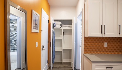 Gallery Studio Suite, 1 Queen Bed with Sofa bed