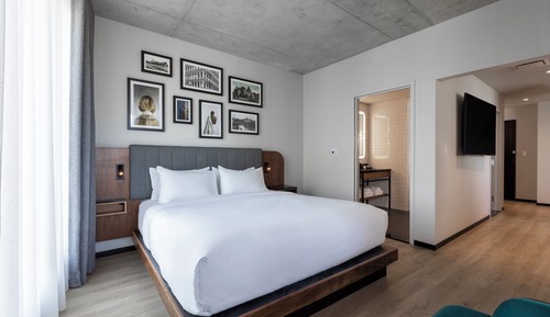 Suite, 1 King Bed