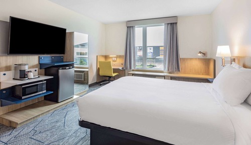 Room, 1 Queen Bed, Accessible, Non Smoking (Mobility, Roll-in Shower)