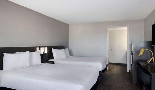 Deluxe Room, 2 Double Beds, Smoking