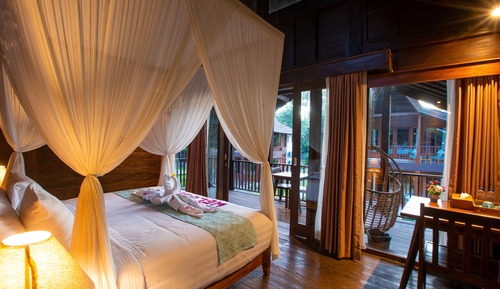 Family Room, 2 Bedrooms