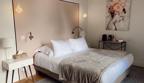 Superior Double Room, Ensuite, Vineyard View (Les feusselottes )