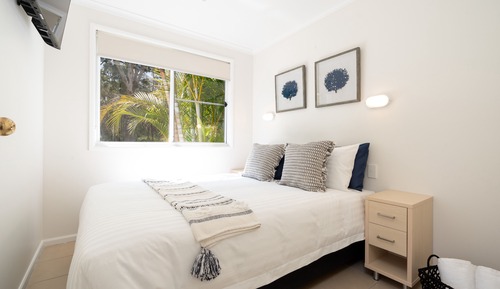 Villa, 2 Bedrooms, Poolside