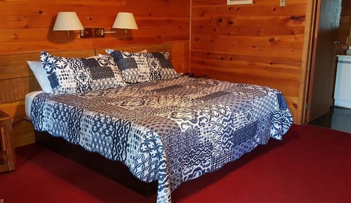 Motel Room M2 (ramp access)