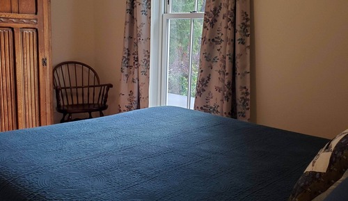 Room 2 with Shared Bath