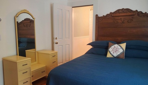 Room 11 with Private Bath