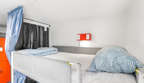 Bed in 6-Bed Female Dorm