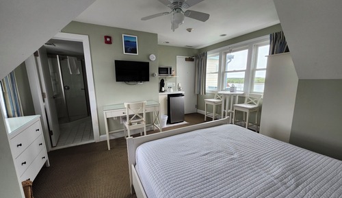 Bay View Queen Bed