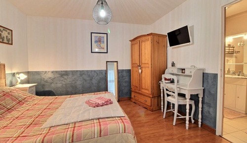 Standard Double Room (D'une rive à l'autre)