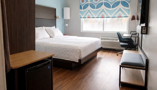 Room, 1 King Bed, Bathtub