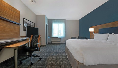 Studio, 1 King Bed with Sofa bed (Hearing Accessible)