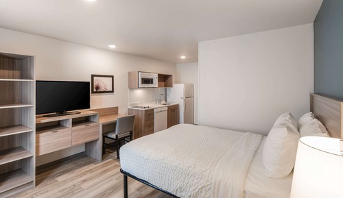 Standard Room, 1 Queen Bed, Non Smoking