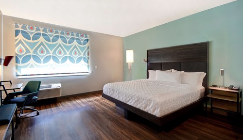 Room, 1 King Bed, Accessible, Bathtub