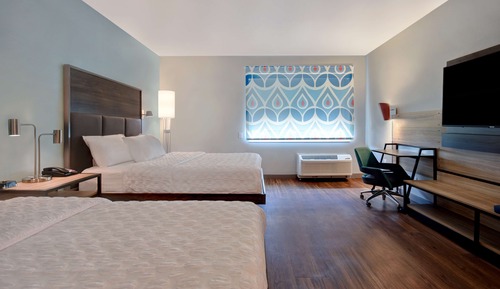 Room, 2 Queen Beds, Accessible, Bathtub