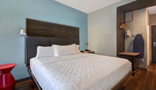 Room, 1 King Bed, Accessible (Hearing)