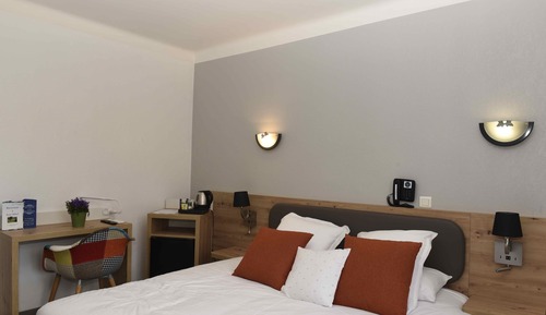 Double Room, Bathtub