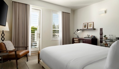Room, 1 King Bed, Balcony, City View