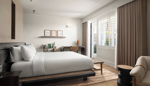 Suite, 1 King Bed, Garden View (Mobility Accessible, Roll-in Shower)