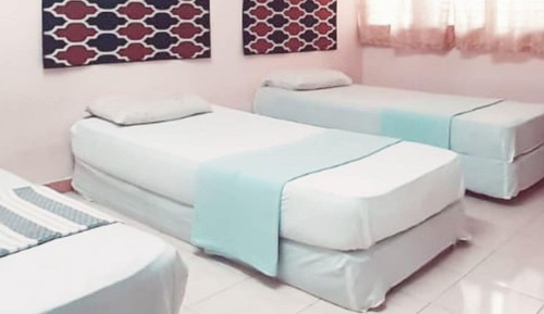 Homestay Triple Single Room