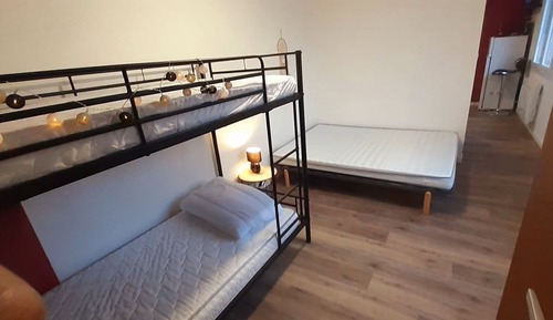 Room (Wanted)