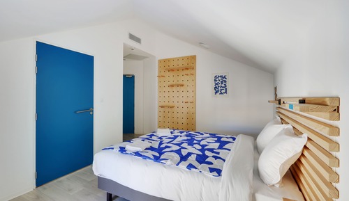 Chambre Double ou Lits Jumeaux avec Salle de Bains Commune