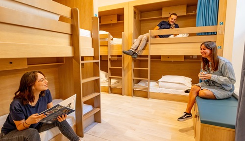 Room, Shared Bathroom (4 pers)