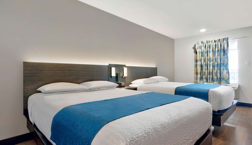 Deluxe Room, 2 Queen Beds, Non Smoking, Kitchenette