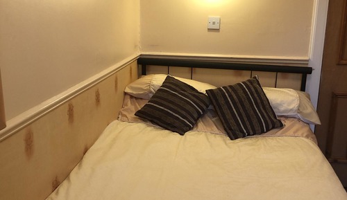 Single Room, Private Bathroom