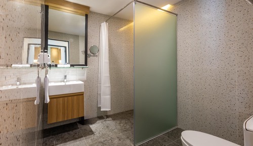 Junior Studio Suite, 1 Double Bed, Smoking, Jetted Tub