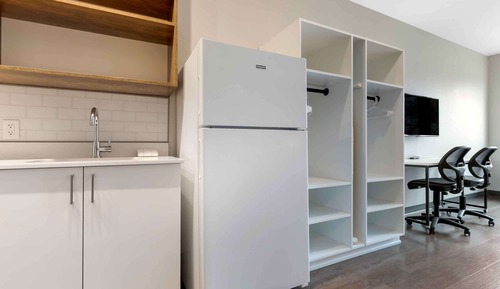 Premium Studio, 2 Queen Beds, Non Smoking, Refrigerator (Microwave)