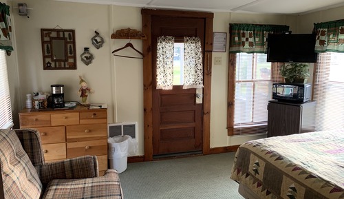 Studio (Bear Print - Cottage #12)