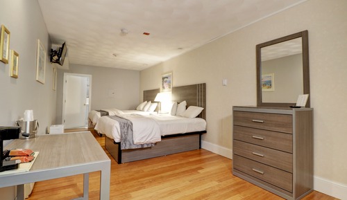 Suite, Multiple Beds