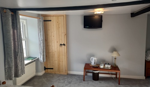 Twin Room with separate Bathroom (Room 1)