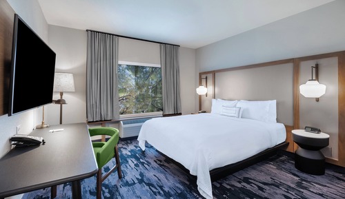 Room, 1 King Bed, Hearing Accessible (Roll-in Shower)