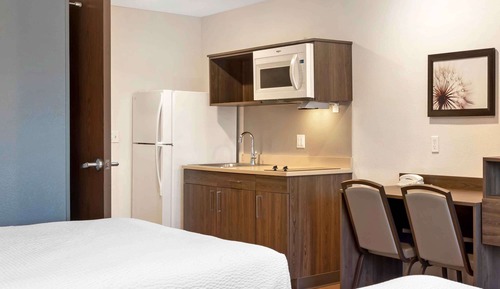 Standard Studio, 2 Queen Beds, Non Smoking, Refrigerator & Microwave