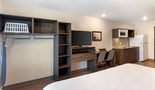 Deluxe Studio, 1 King Bed with Sofa bed, Non Smoking, Refrigerator & Microwave
