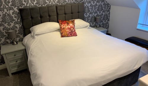 Studio (Split Level)