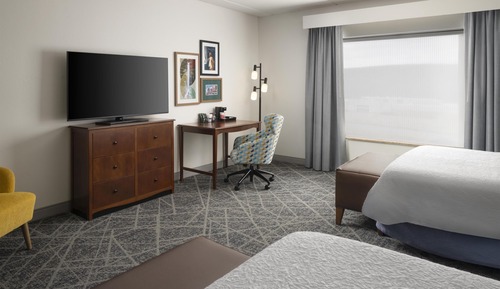 Room, 2 Queen Beds, Accessible, Bathtub