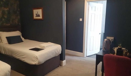 Twin Room, Ensuite (Room 2)